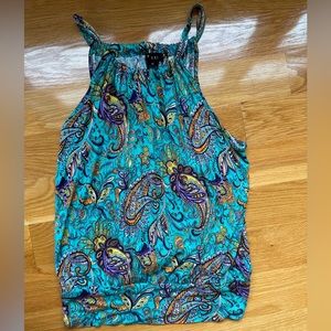 Paisley patterned sleeveless shirt!